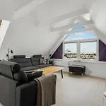 2 Bedroom Lovely In 아파트 *