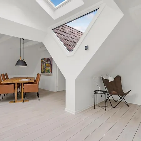 2 Bedroom Lovely In * Hemmet