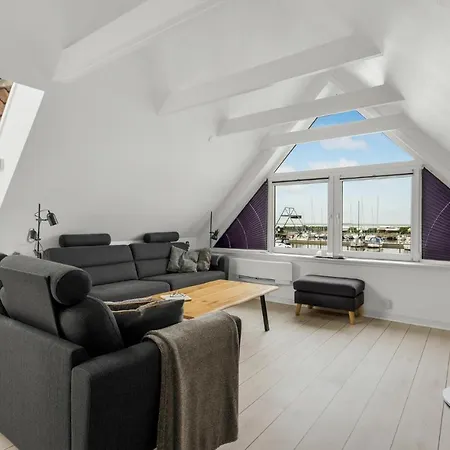 2 Bedroom Lovely In Apartament *