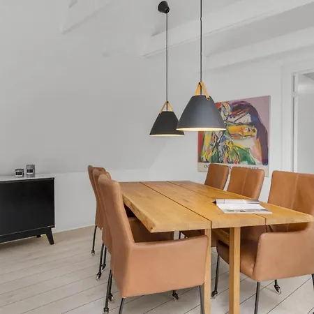 2 Bedroom Lovely In * Hemmet