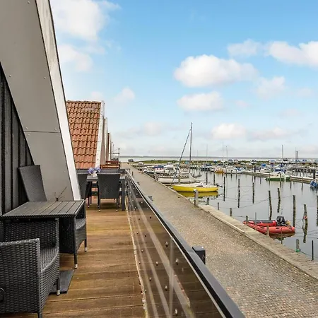 2 Bedroom Lovely In Apartament Hemmet